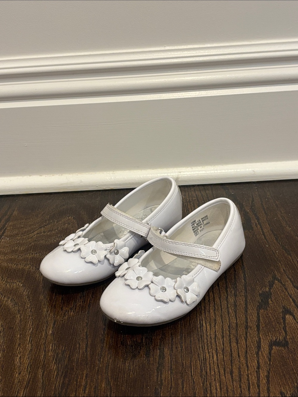 Rachel Shoes Girls White Patent Mary Jane Dress Shoes with Floral Trim Size 10